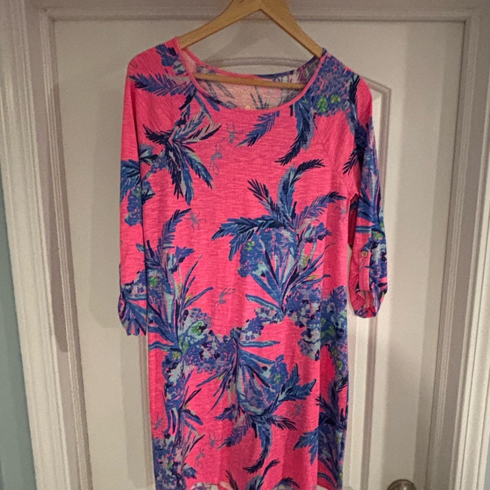 Lilly Pulitzer Vibrant Pink and Blue Leaf Top